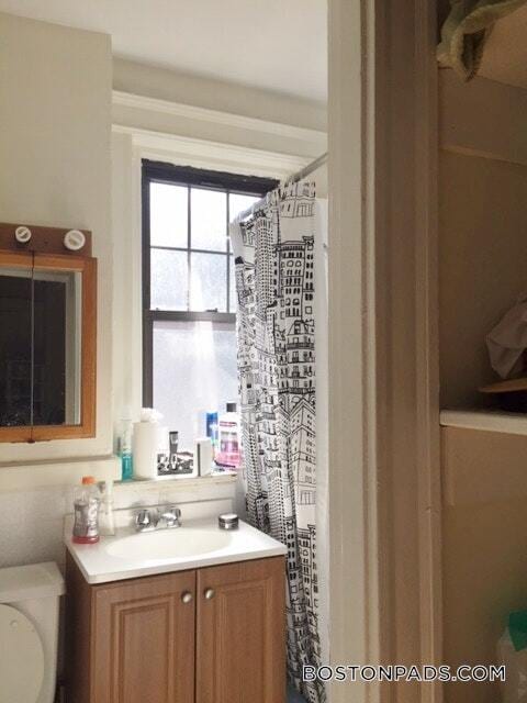 Building Photo - 56 Queensberry St