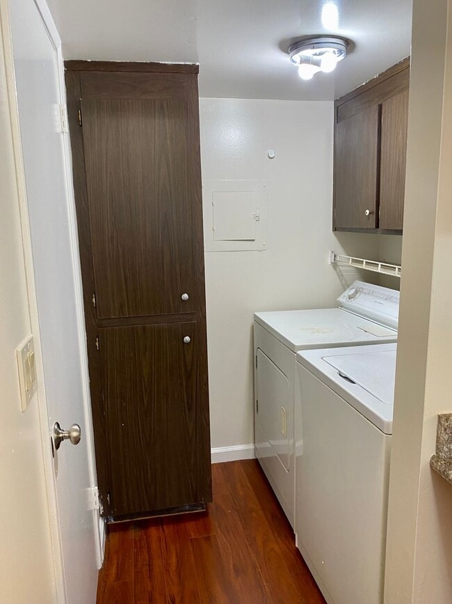 Building Photo - COMING SOON! $2790 - GORGEOUS 2 BEDROOM TOWNHOUSE IN PARKMONT AREA OF CENTRAL FREMONT