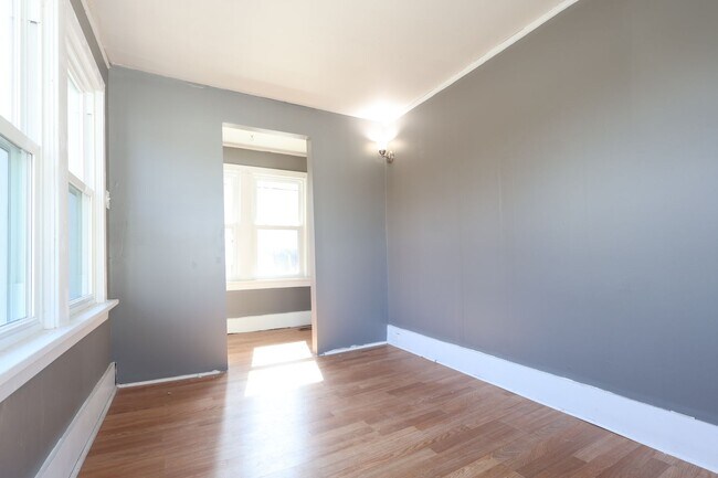 Building Photo - 3 Pohlman Ln