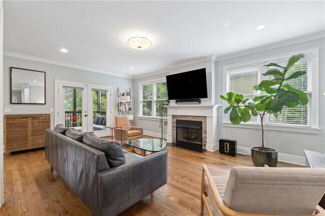 Building Photo - 355 6th St NE