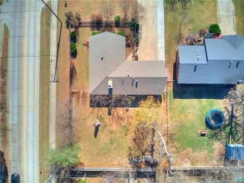 Building Photo - 1203 Kansas St