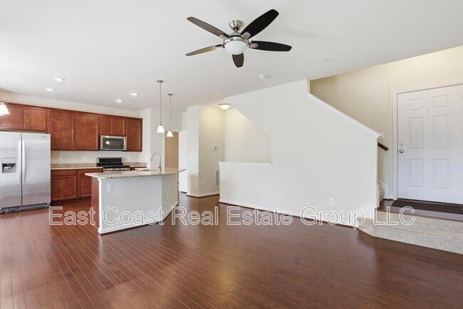 Building Photo - 5891 Bella Marie Wy