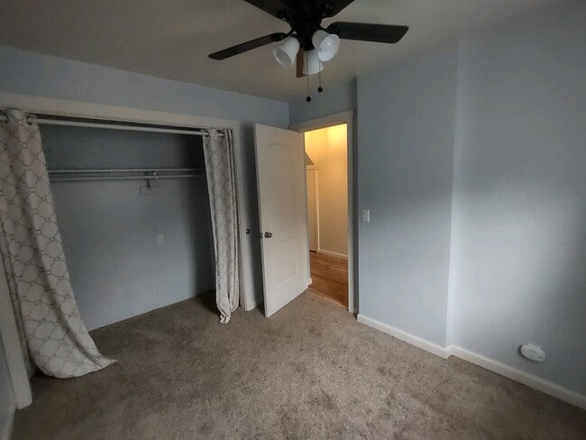 Building Photo - Located 1 block from Ocean Shores. 3bd 2ba & attached garage