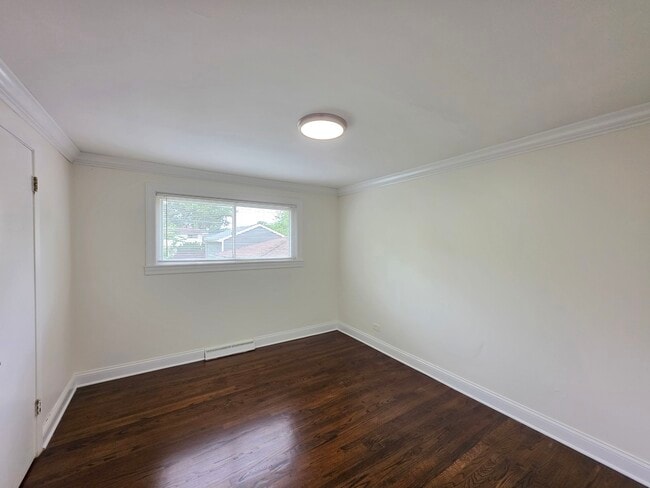 Building Photo - 9104 Oleander Ave