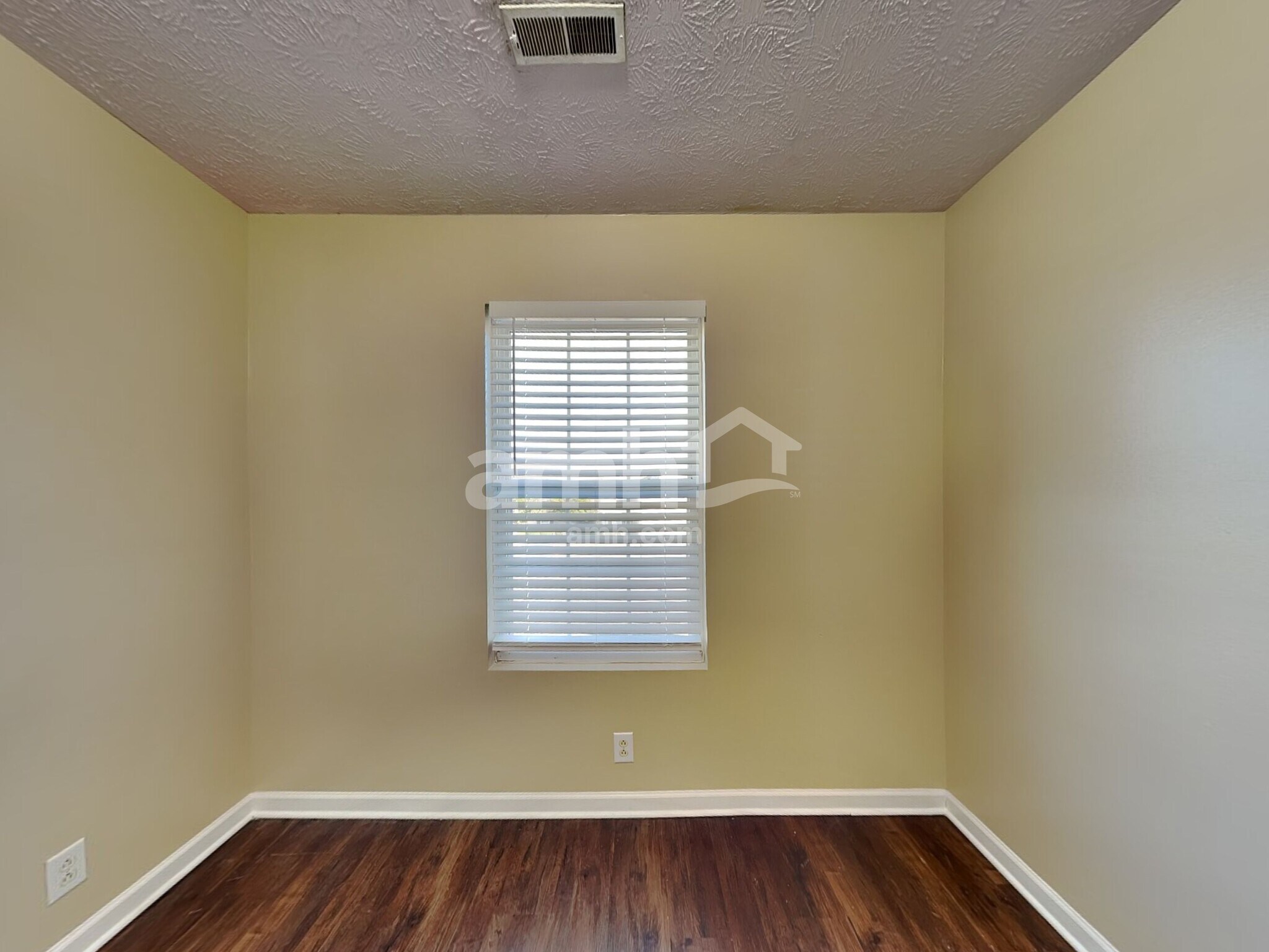 Building Photo - 1428 Westview Dr