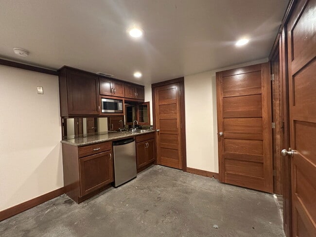 Building Photo - 607 NW Federal St