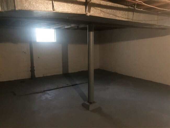 Building Photo - 6063 Yosemite Dr