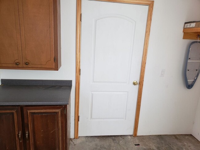 Building Photo - 1016 W 14th St