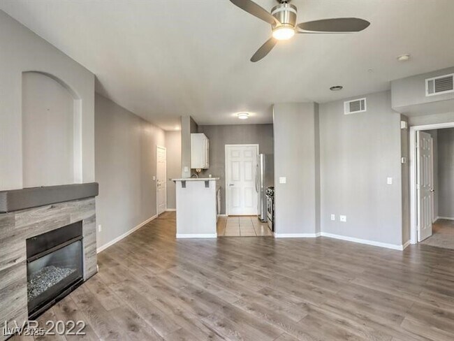 Building Photo - 7119 S Durango Dr