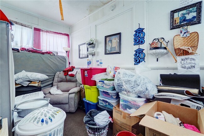 Building Photo - 183 Union St N