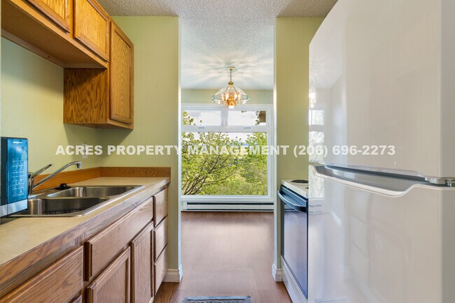 Building Photo - 15154 65th Ave S