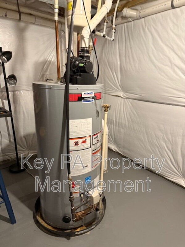 Building Photo - 659 Thomas Penn Dr