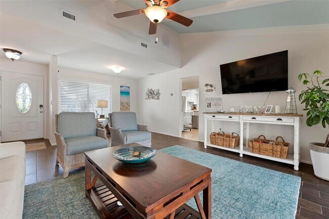 Building Photo - 6552 Waterford Cir