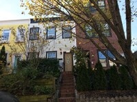 Building Photo - 2 Bed 2.5 Bath row house located just a short distance from RFK stadium in NE Washington, DC.