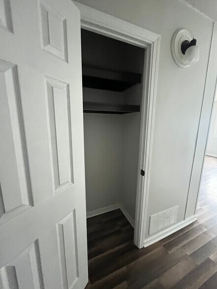 Building Photo - 1114 Cincinnati St