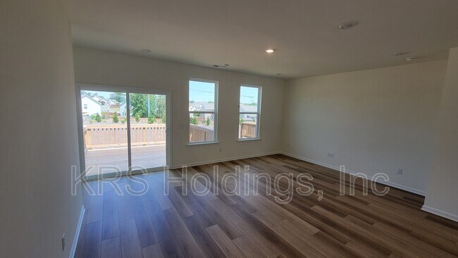 Building Photo - 838 Parc Townes Dr