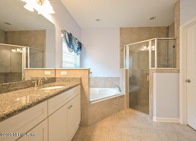 Building Photo - 15736 Spotted Saddle Cir