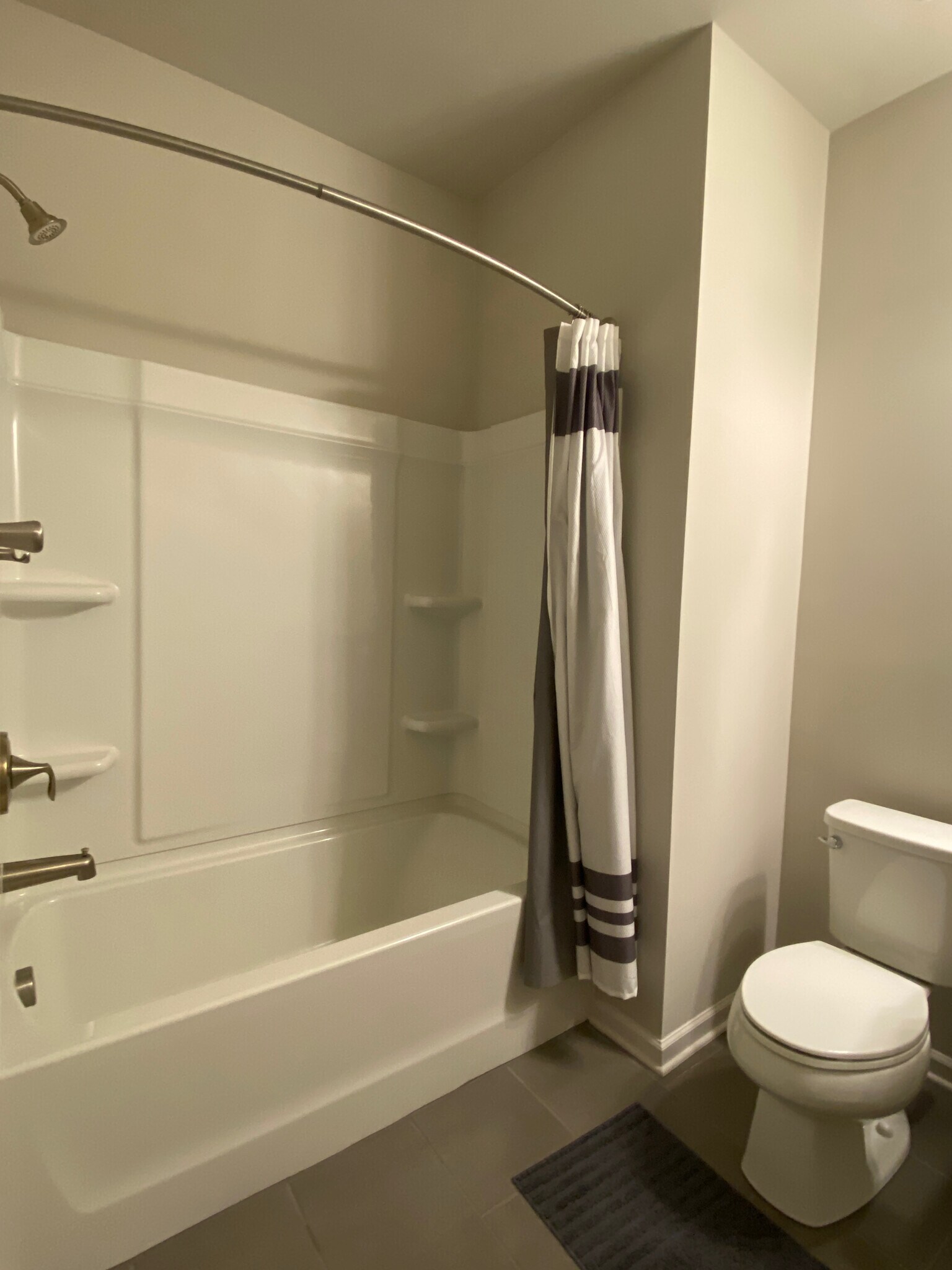 Building Photo - Room in Townhome on Ainslie Downs St