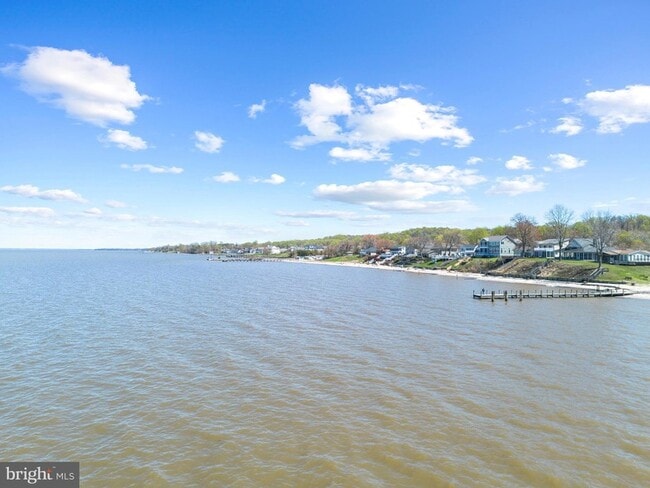 Building Photo - 6117 Riverview Dr