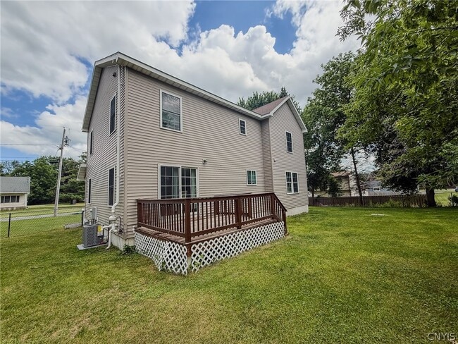 Building Photo - 923 Emmett St