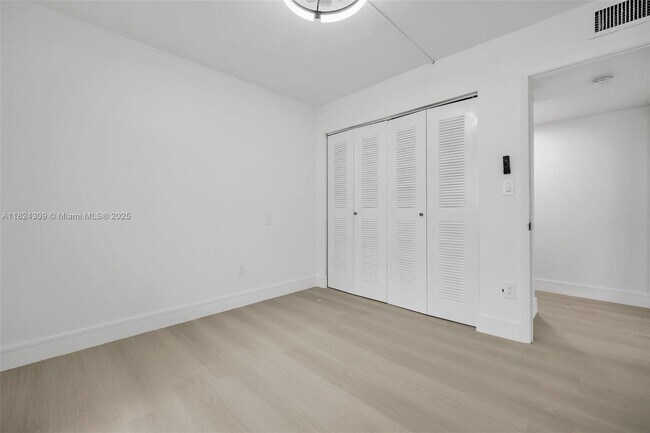 Building Photo - 9514 N Belfort Cir