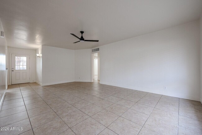 Building Photo - 2340 W Osborn Rd