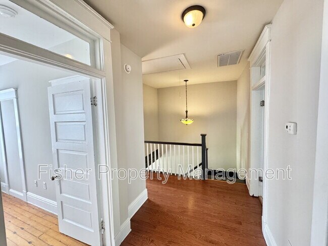 Building Photo - 411 W 26th St