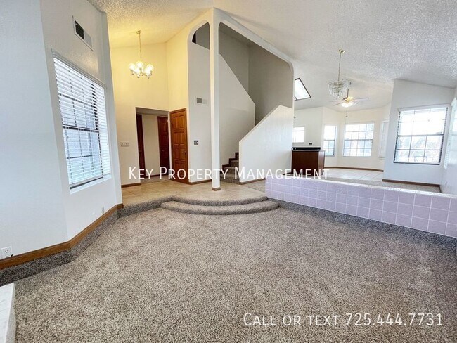 Building Photo - TWO STORY 4 BEDROOM WITH POOL NEAR SPRING ...