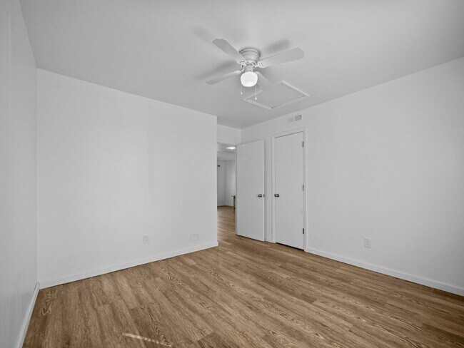 Building Photo - 110 Ravenwood Dr