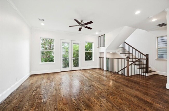 Building Photo - 1230 W 25th St