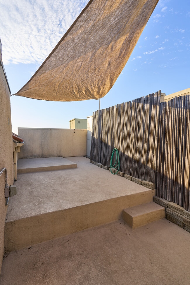 Rooftop 23.5 x 9 - 12060 Hoffman St