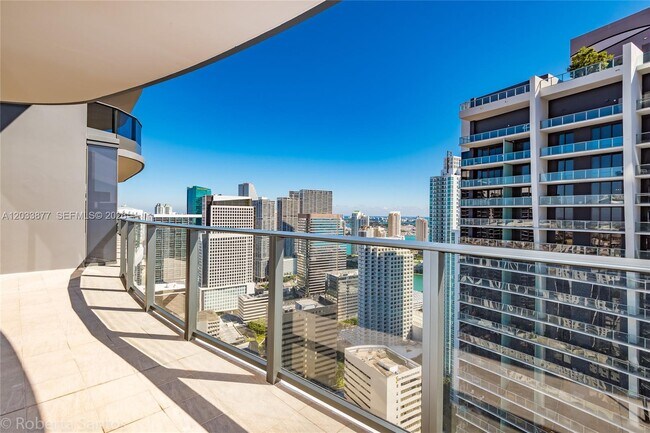 Building Photo - 1000 Brickell Plaza