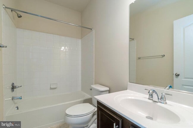 Building Photo - 220 Gunther Pl