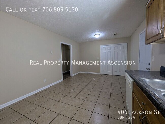 Building Photo - 406 Jackson St