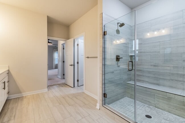 Building Photo - 2023 Hartland Stunner—6BR with 3-Car Garage