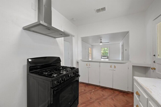 Building Photo - 1520 Ullrich Ave