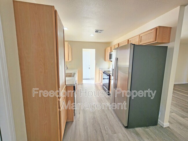 Building Photo - 1930 Kearney St