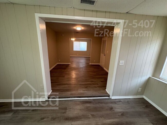 Building Photo - 6657 Blackwood Dr
