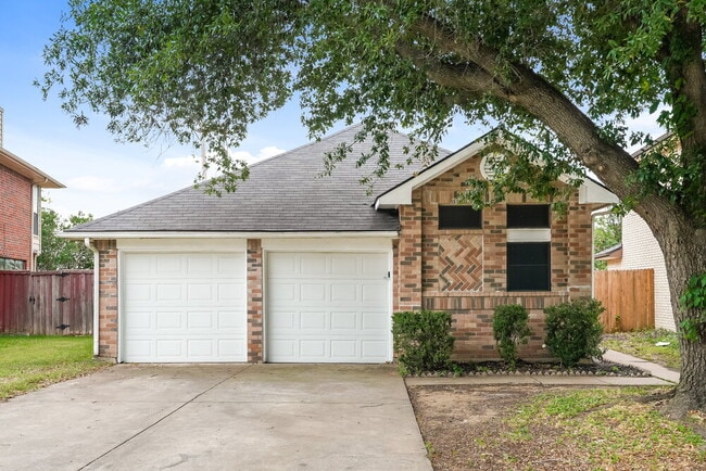 Building Photo - 1307 Jasmine Dr