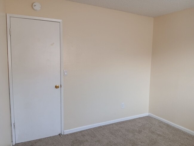 Building Photo - 400 Mokelumne Dr