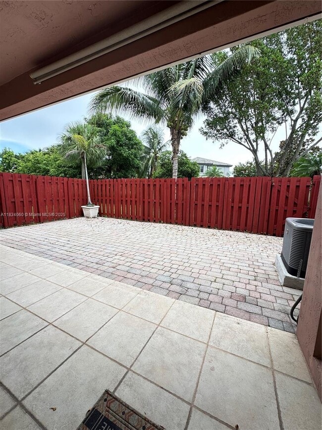 Building Photo - 7001 SW 164th Ct