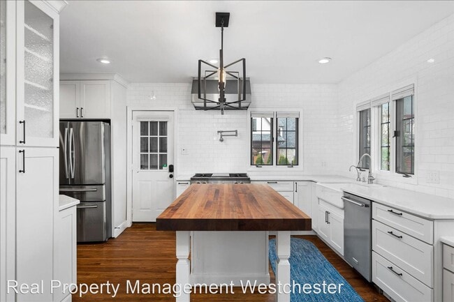 Building Photo - 5 br, 3.5 bath House - 156 Chittenden Avenue