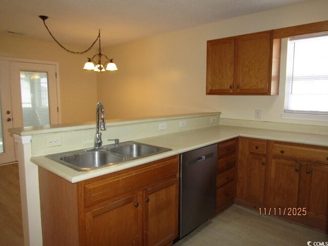 Building Photo - 132 Carolina Pointe Way