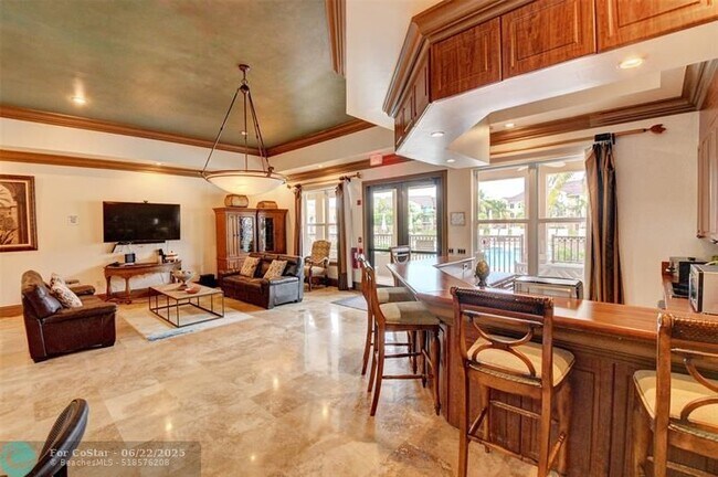 Building Photo - 923 Villa Cir