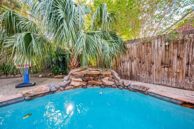 Building Photo - 11527 Earley Forest Ln