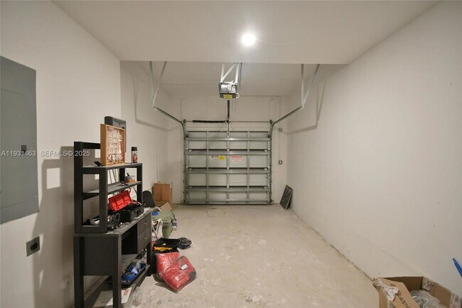 Building Photo - 1339 NW 2nd Ln