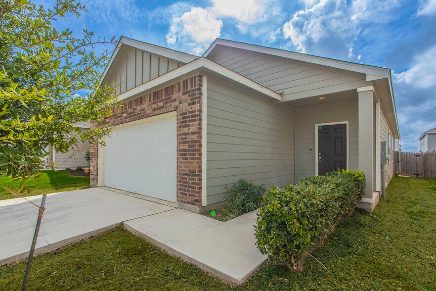 Building Photo - 12614 Galatea