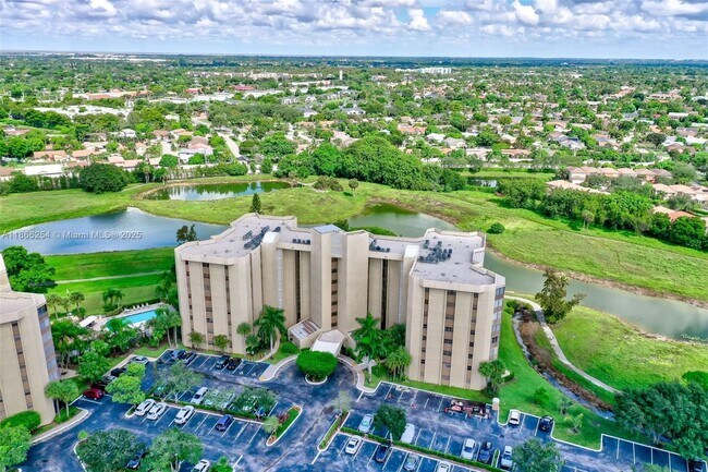 Building Photo - 7400 Radice Ct