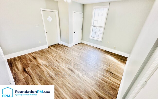 Building Photo - 888 Looney Ave