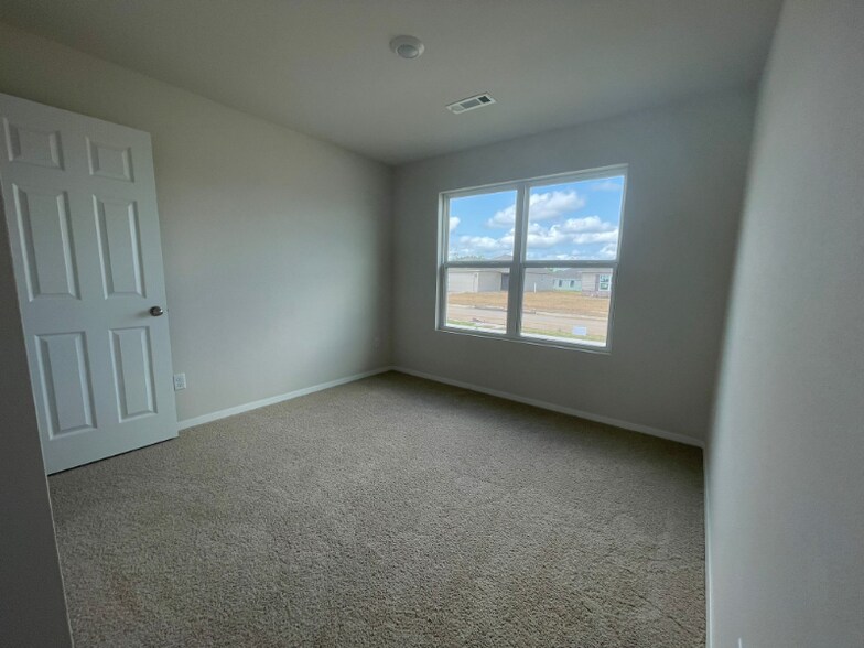 Building Photo - 2609 S Silver St